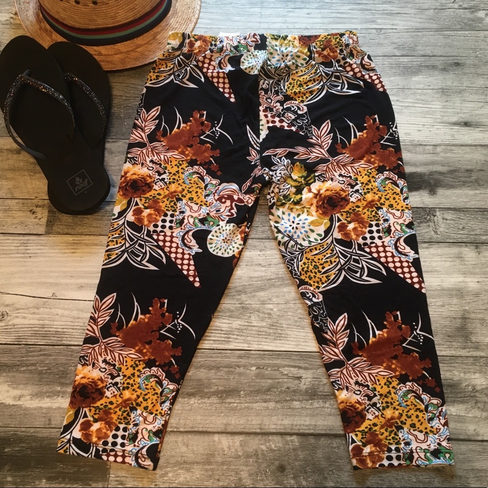 Capri Leggings, S/M (Size 4-12)